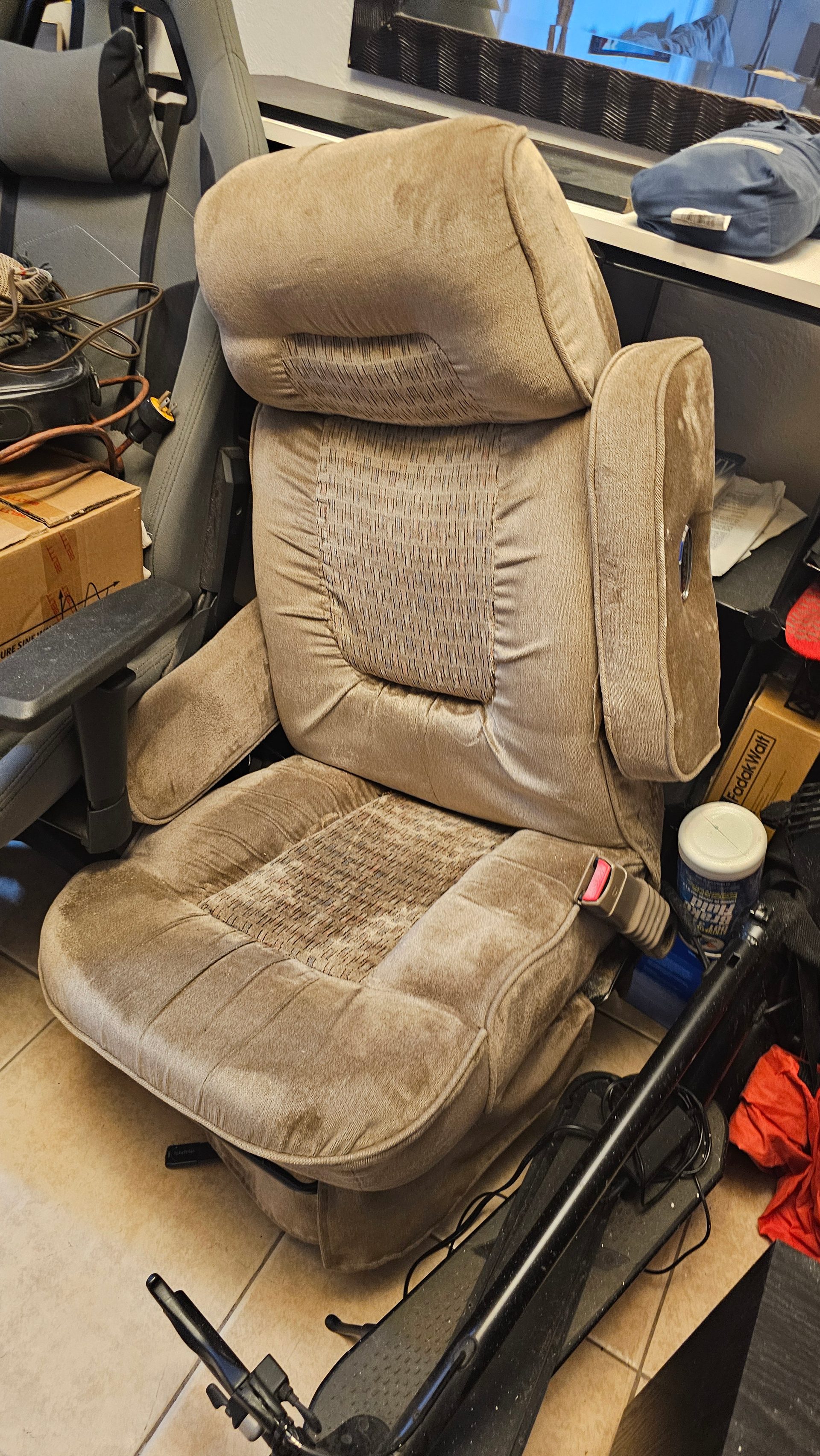 Flexsteel Captain's Chairs — Pair (2x) — photo 1